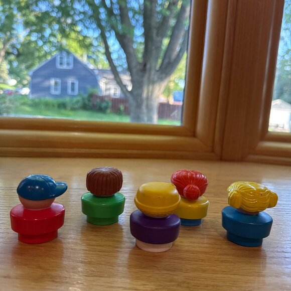 Vintage Fisher Price Little People Music Box Ferris Wheel and Figures - Picture 4 of 7